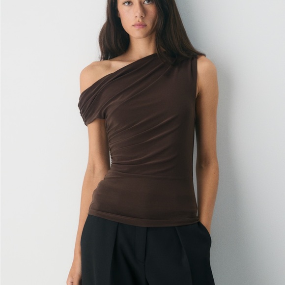 Aritzia Tops - Aritzia Gallery Off Shoulder Top - Size XS